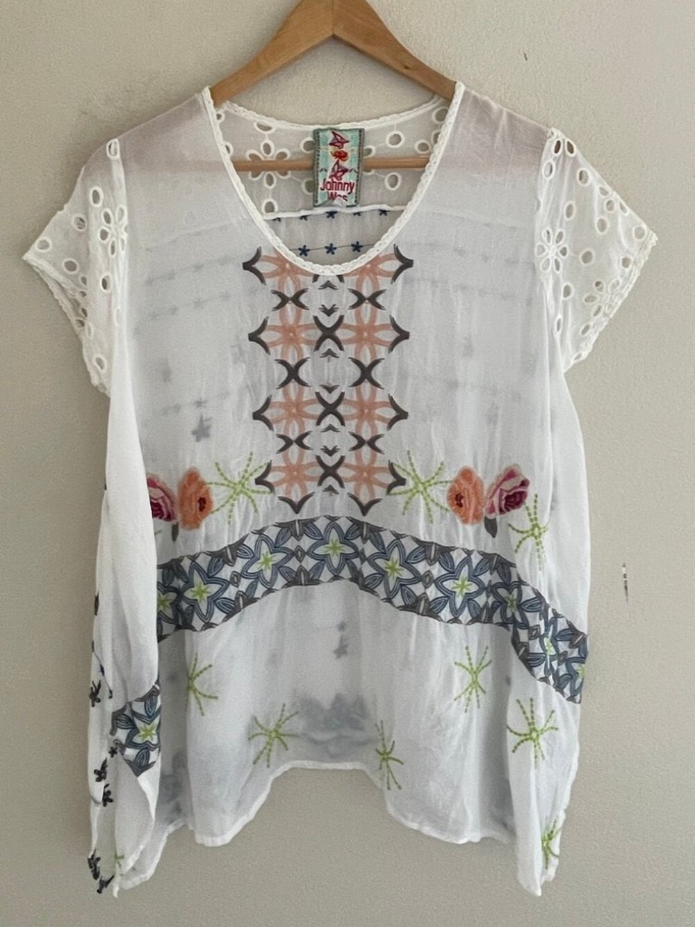JOHNNY WAS Spring/Summer Floral Embroidered Tunic/Top; XS; EXCELLENT CONDITION!